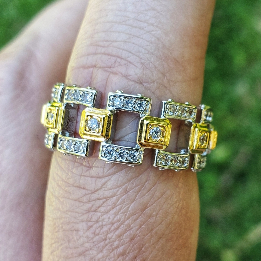 Gold and Silver Chain Link Diamond Ring Size 9